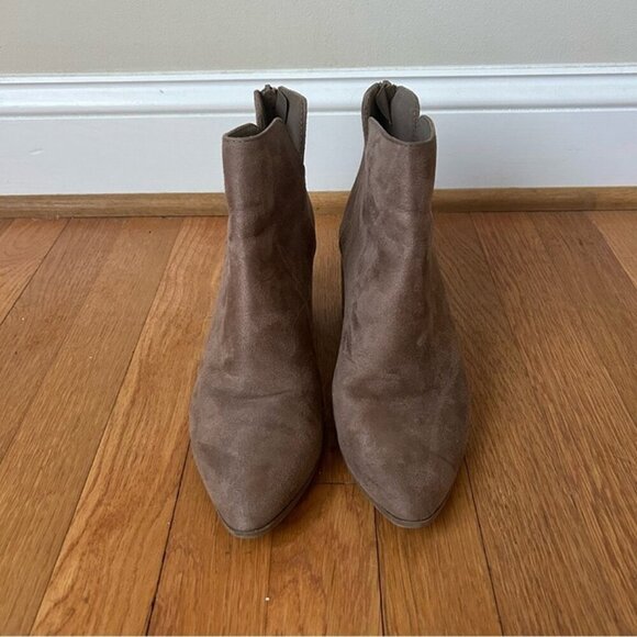 SHEIN Women's Tan Beige Faux Suede Ankle Heel Boots Booties Point Toe Size 8 - Picture 2 of 6